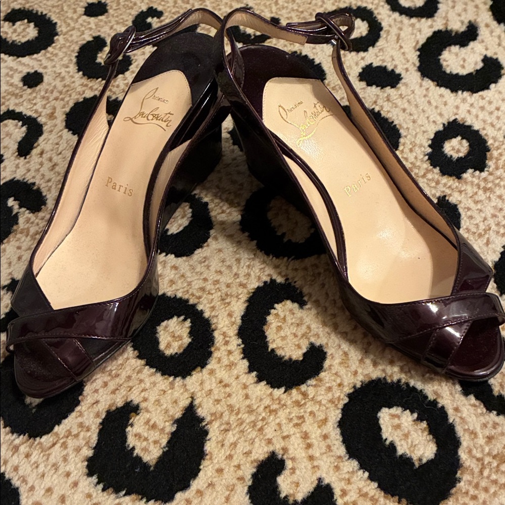 New louboutin sling backs 👠
